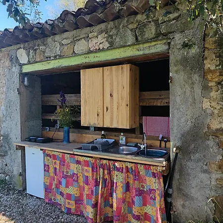 Yourte A La Ferme Des Breguieres Lüks kamp alanı *